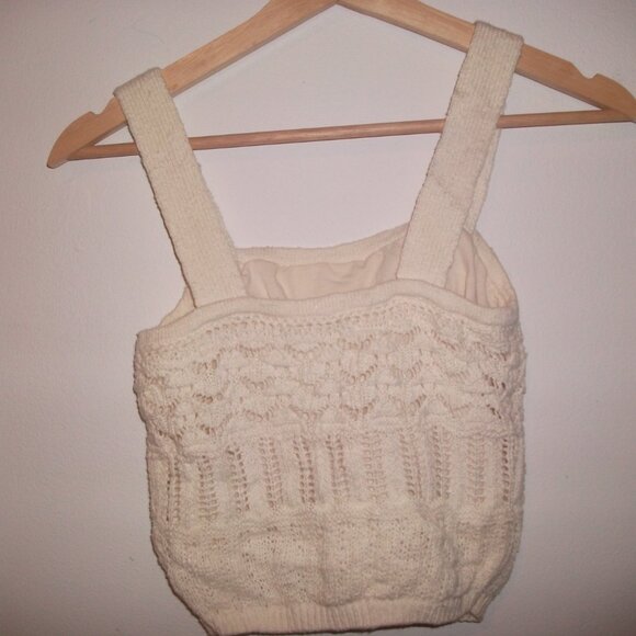 Abercrombie and Fitch White Crop - Picture 3 of 4